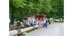 Entzünden des Johannifeuers (Foto: Karl-Franz Thiede)